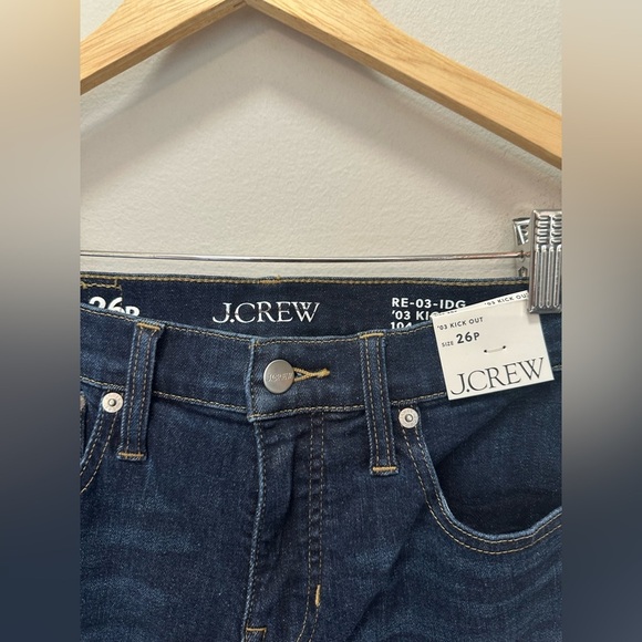 NWT! J.Crew Petite curvy cropped kickout jean in 2003 super-stretch. 26 Petite - Picture 4 of 6